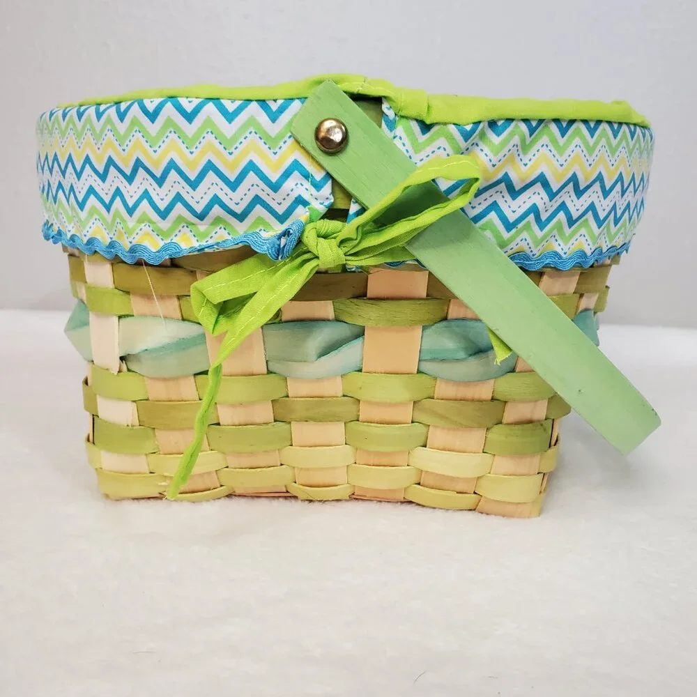 Easter Basket with Cloth Basket Liner Ties on Sides